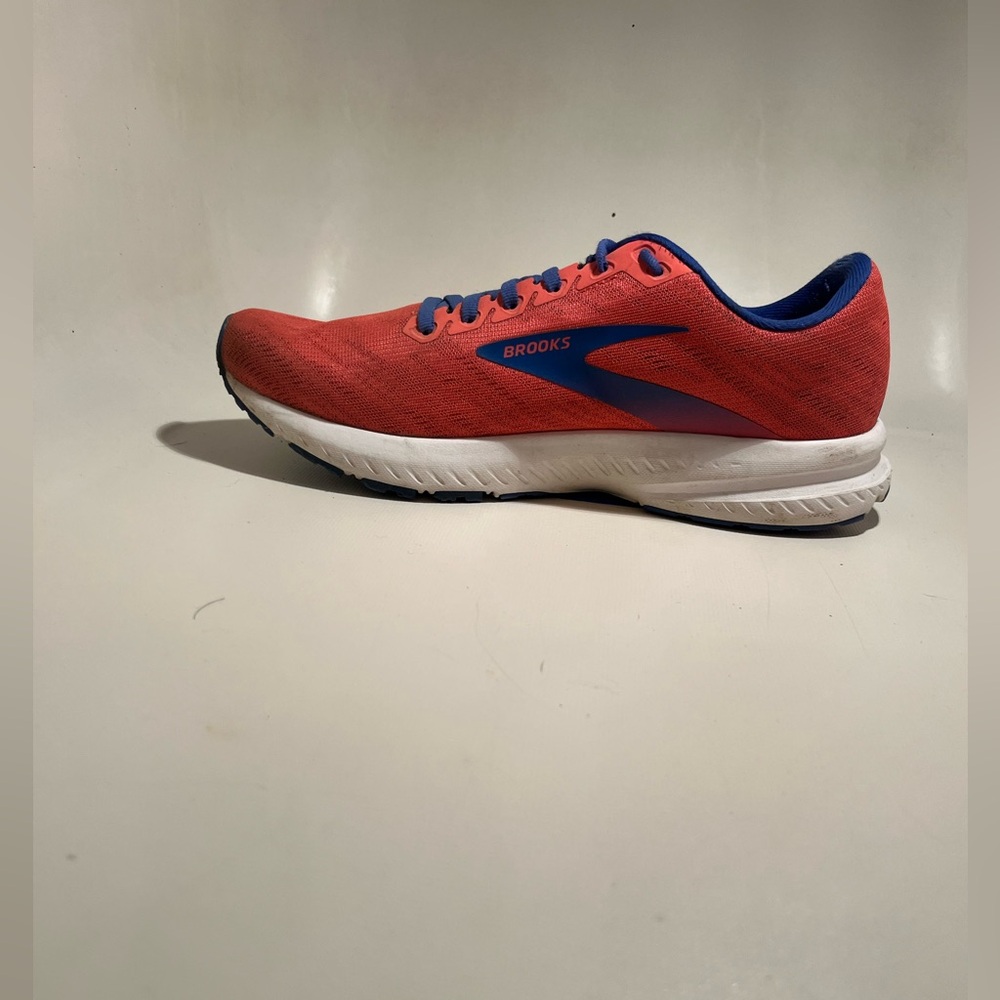 Orange running shoe for woman/girl/boy/man running walking jogging